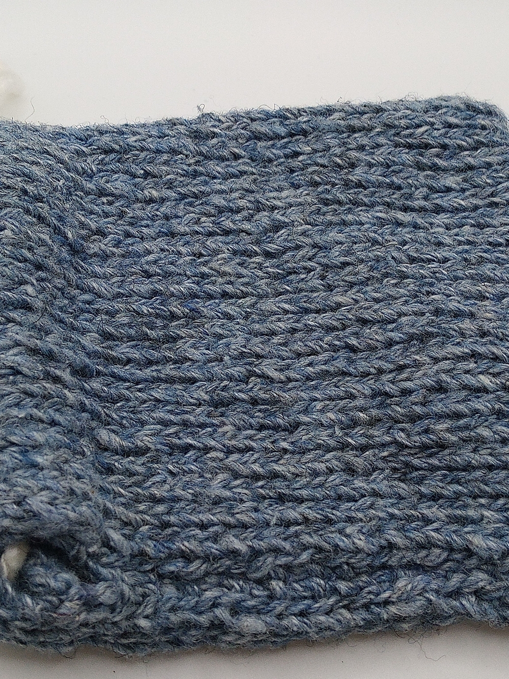 Handmade Knit Jewelry Travel Pouch — Blue — Soft & Gift‑Ready - Picture 3 of 12